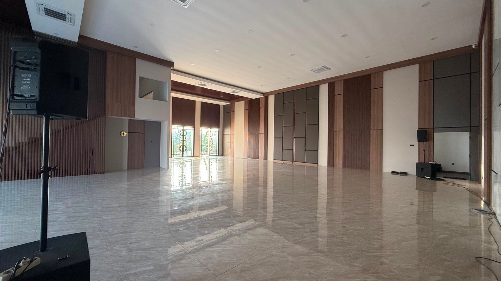 Interior Ballroom Utama